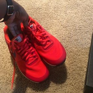 Nike 8.5 women’s sneakers